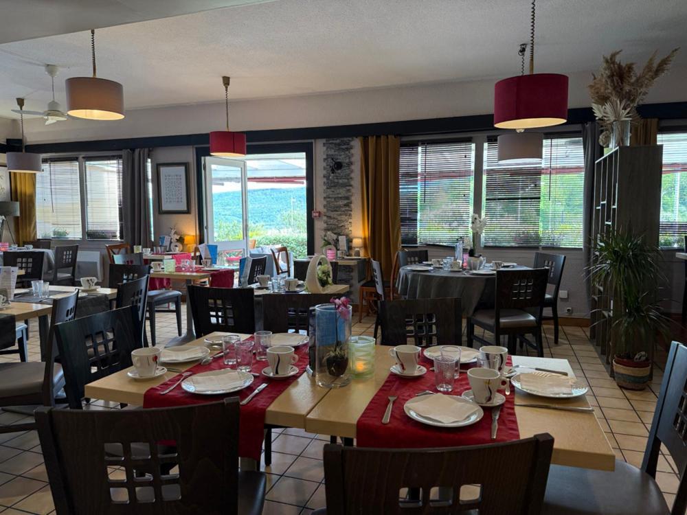 Brit L'horloge Hotel
